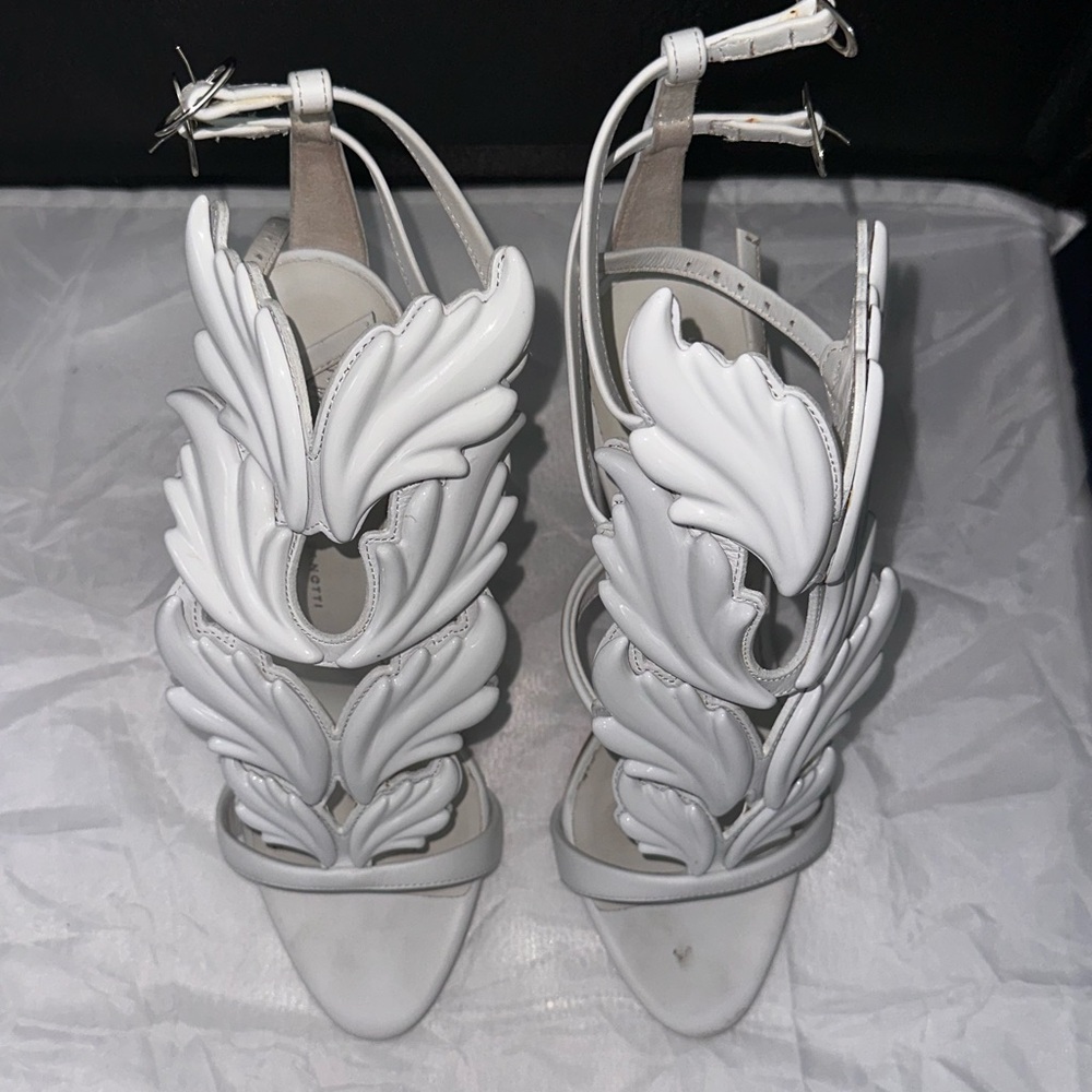 Giuseppe sandals white